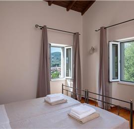 3 bedroom villa with heated pool in Kassiopi, Corfu, sleeps 6